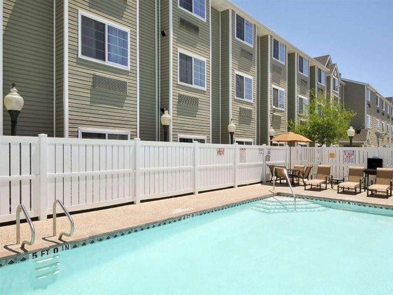 Super 8 By Wyndham San Antonio Airport North Hotel Eksteriør billede