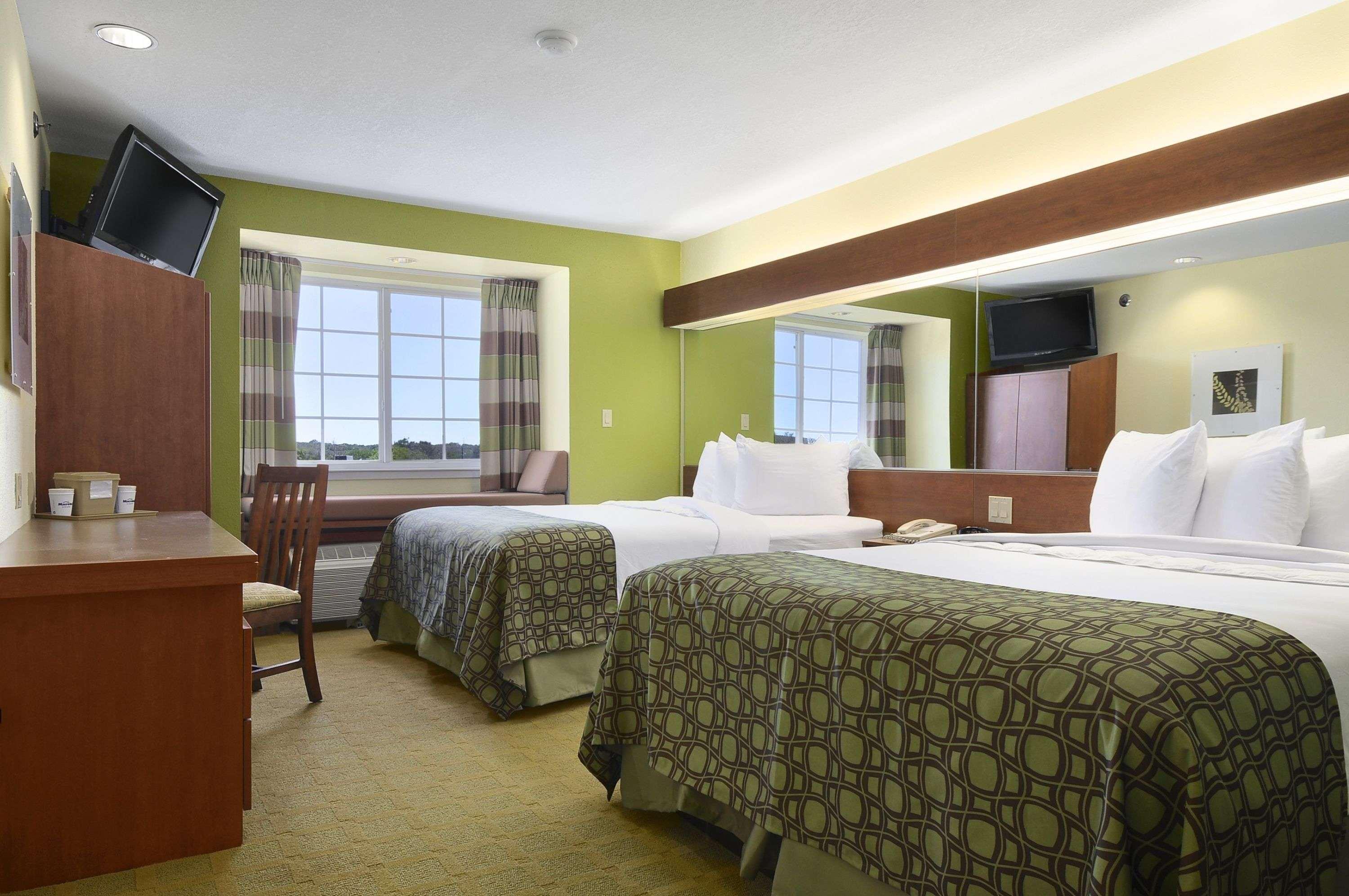 Super 8 By Wyndham San Antonio Airport North Hotel Eksteriør billede