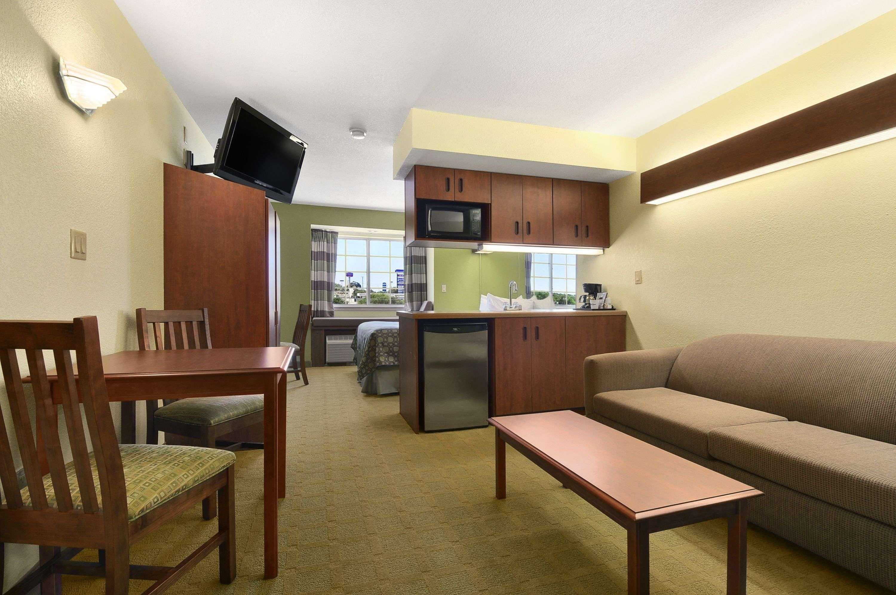 Super 8 By Wyndham San Antonio Airport North Hotel Eksteriør billede